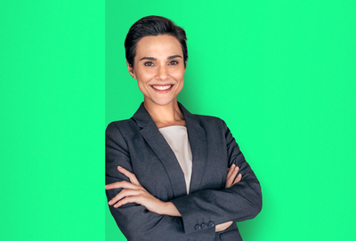 Woman_green_background